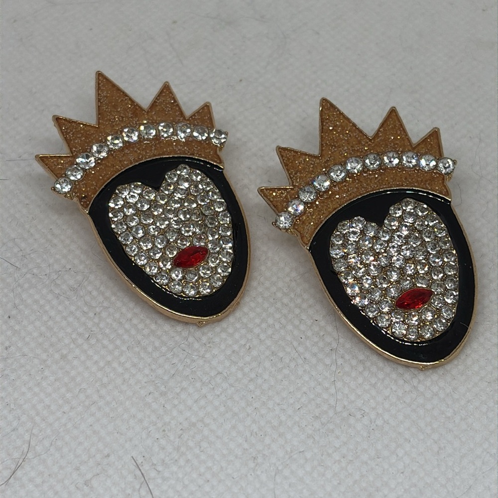 Disney Snow White Inspired Evil Queen Villain Studded Earrings - Picture 13 of 13
